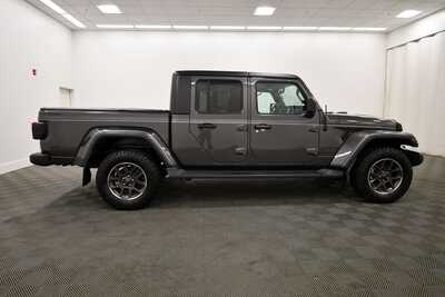2021 Jeep Gladiator, $29349. Photo 9