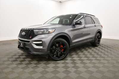 2022 Ford Explorer, $37849. Photo 2