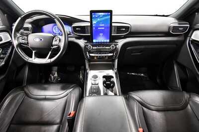 2022 Ford Explorer, $37849. Photo 3