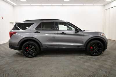 2022 Ford Explorer, $37849. Photo 9