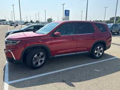 2023 Honda Pilot, $40849. Photo 2