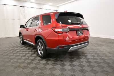 2023 Honda Pilot, $40347. Photo 5