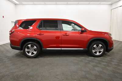 2023 Honda Pilot, $40347. Photo 9