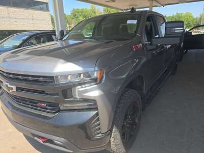 2022 Chevrolet 1500 Crew Cab, $40849. Photo 2