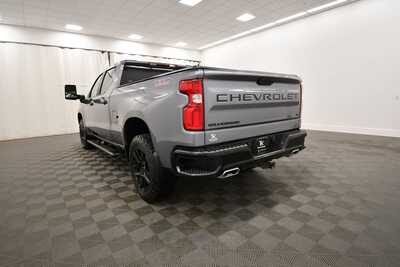 2022 Chevrolet 1500 Crew Cab, $37849. Photo 5