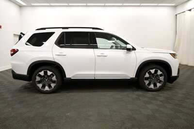 2026 Honda Pilot, $57040. Photo 8