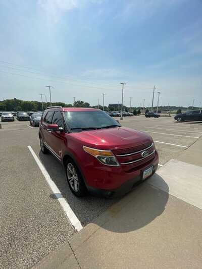 2015 Ford Explorer, $13522. Photo 2