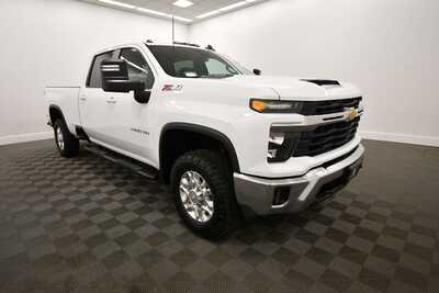 2024 Chevrolet 3500 Crew Cab, $56145. Photo 10