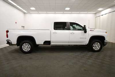 2024 Chevrolet 3500 Crew Cab, $56145. Photo 9
