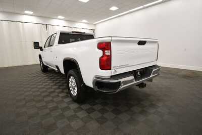 2023 Chevrolet 3500 Crew Cab, $56949. Photo 5