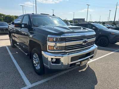 2019 Chevrolet 2500 Crew Cab, $0. Photo 2