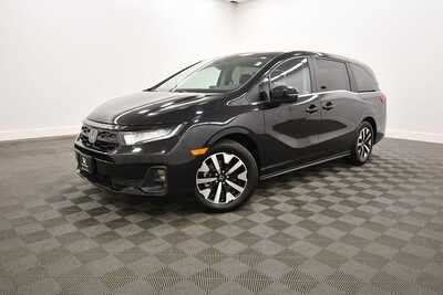 2025 Honda Odyssey, $38849. Photo 2