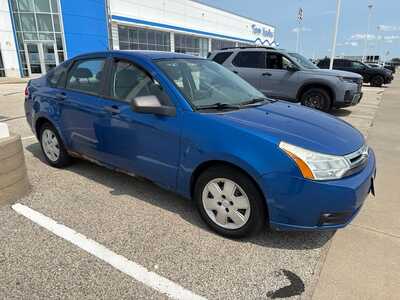 2011 Ford Focus, $5795. Photo 2