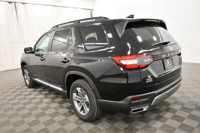 2026 Honda Pilot, $43878. Photo 5
