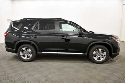 2026 Honda Pilot, $43878. Photo 8