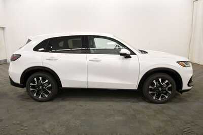 2027 Honda HR-V, $33109. Photo 8
