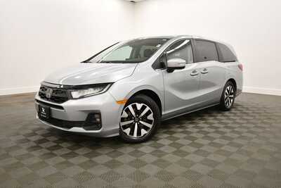 2025 Honda Odyssey, $34231. Photo 2