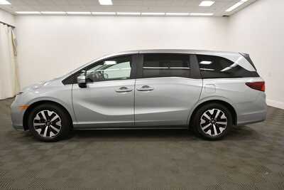 2025 Honda Odyssey, $34231. Photo 4