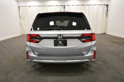 2025 Honda Odyssey, $34231. Photo 6