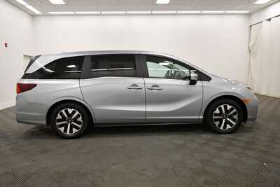 2025 Honda Odyssey, $34231. Photo 9