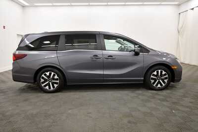 2025 Honda Odyssey, $35349. Photo 9