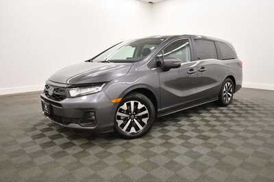 2025 Honda Odyssey, $34098. Photo 2