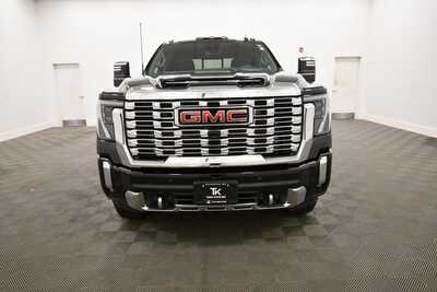 2025 GMC 2500 Crew Cab, $69848. Photo 11
