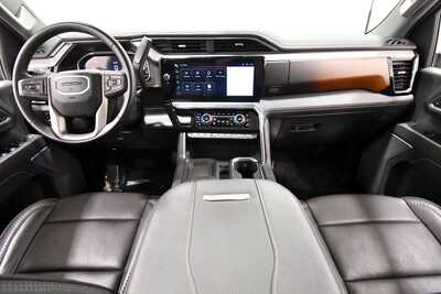 2025 GMC 2500 Crew Cab, $69848. Photo 3