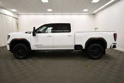 2024 GMC 3500 Crew Cab, $60585. Photo 4
