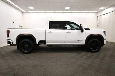2024 GMC 3500 Crew Cab, $60585. Photo 9
