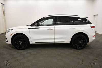 2024 Lincoln Corsair, $40849. Photo 4