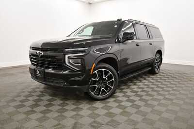 2025 Chevrolet Suburban, $70349. Photo 2