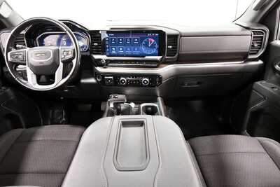2022 GMC 1500 Crew Cab, $42349. Photo 3