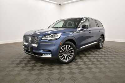 2020 Lincoln Aviator, $26849. Photo 2