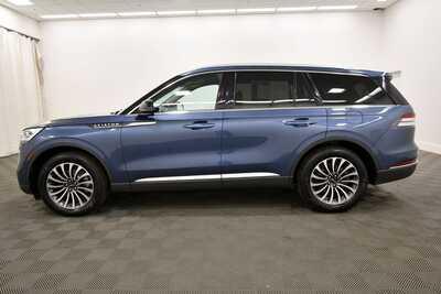 2020 Lincoln Aviator, $26849. Photo 4