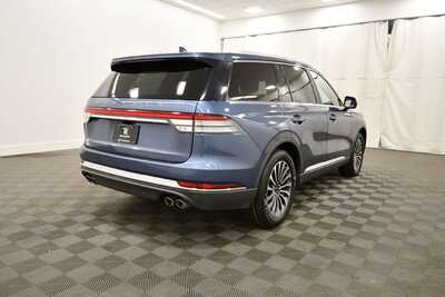 2020 Lincoln Aviator, $26849. Photo 8