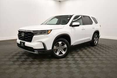 2023 Honda Pilot, $41149. Photo 2