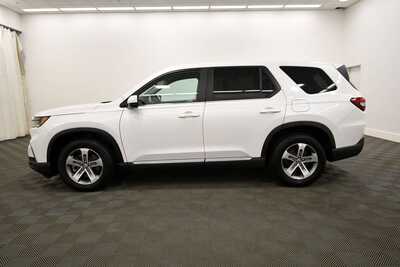2023 Honda Pilot, $41149. Photo 4