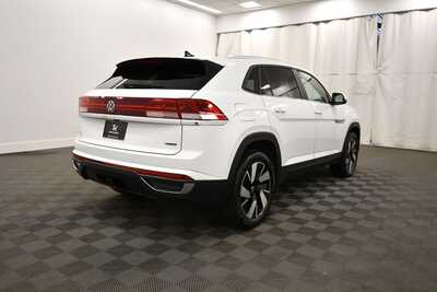 2025 Volkswagen Atlas, $31409. Photo 8