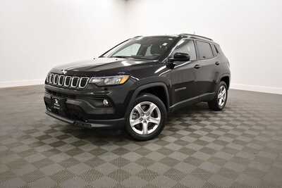 2023 Jeep Compass, $24349. Photo 2