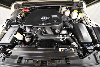 2022 Jeep Gladiator, $34849. Photo 12