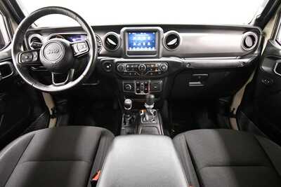 2022 Jeep Gladiator, $34849. Photo 3