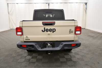 2022 Jeep Gladiator, $34849. Photo 6