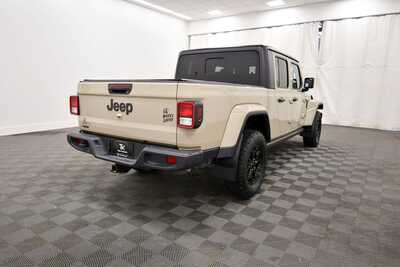2022 Jeep Gladiator, $34849. Photo 8