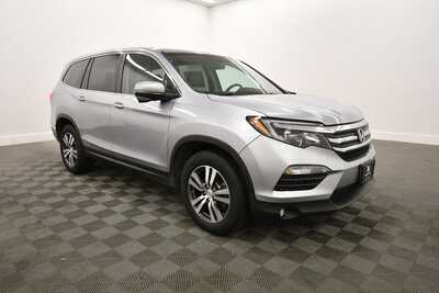 2017 Honda Pilot, $21349. Photo 10