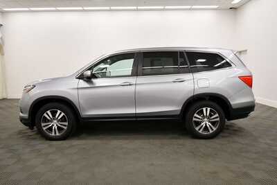 2017 Honda Pilot, $21349. Photo 4