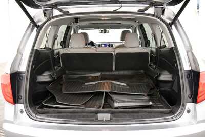 2017 Honda Pilot, $21349. Photo 7