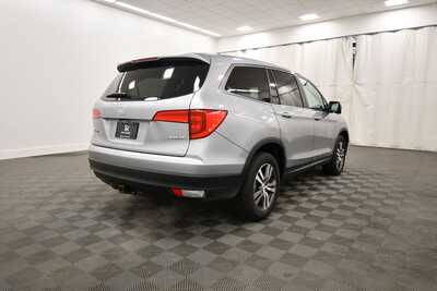 2017 Honda Pilot, $21349. Photo 8