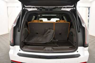 2025 Cadillac Escalade, $97349. Photo 7