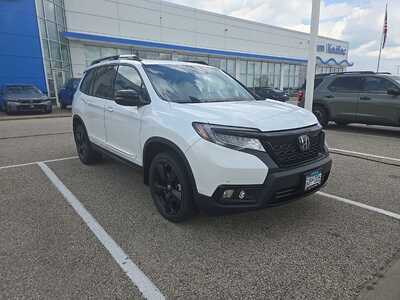2021 Honda Passport, $29349. Photo 2